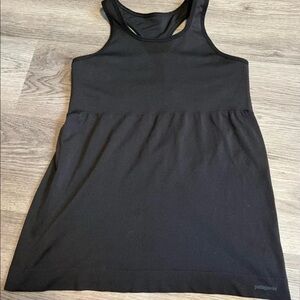 Patagonia Black Racerback A-Line Relaxed Seamless Shelf Bra Tank Top Size Medium